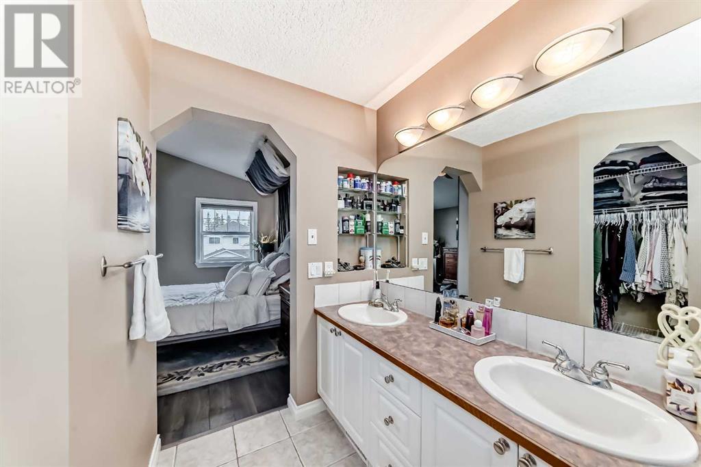Single Family House for Sale in  Tuscany Meadows Heights NW Tuscany Calgary 