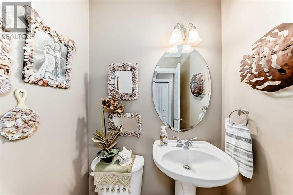 Single Family House for Sale in  Tuscany Meadows Heights NW Tuscany Calgary 