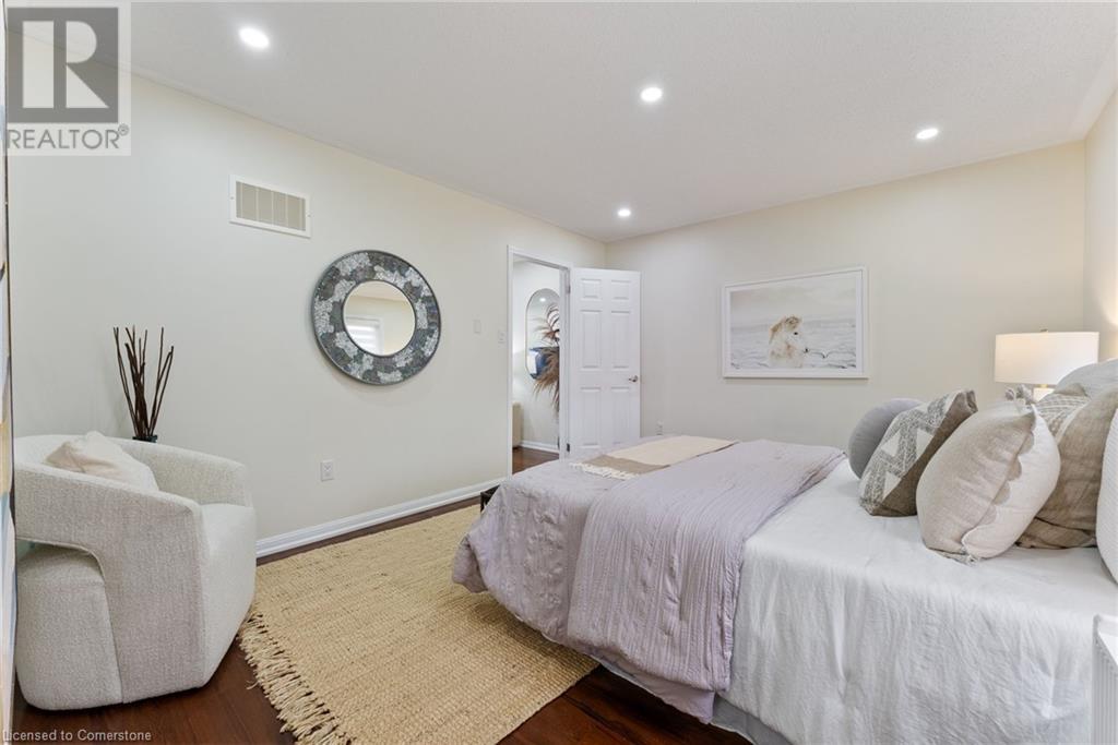 Photo 30 of 993 Whewell Trail, Milton ON