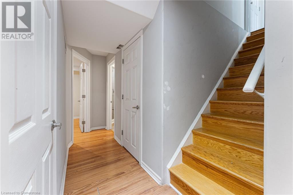 Photo 32 of 993 Whewell Trail, Milton ON