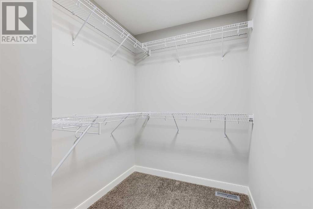 Single Family House for Sale in  Evansfield Gate NW Evanston Calgary 