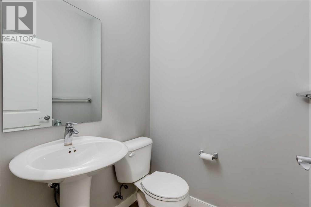 Single Family House for Sale in  Evansfield Gate NW Evanston Calgary 