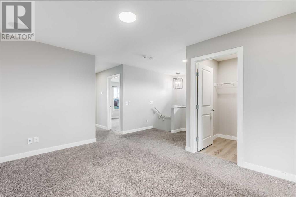 Single Family House for Sale in  Evansfield Gate NW Evanston Calgary 