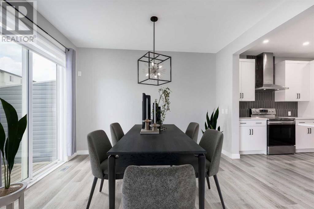 Single Family House for Sale in  Evansfield Gate NW Evanston Calgary 