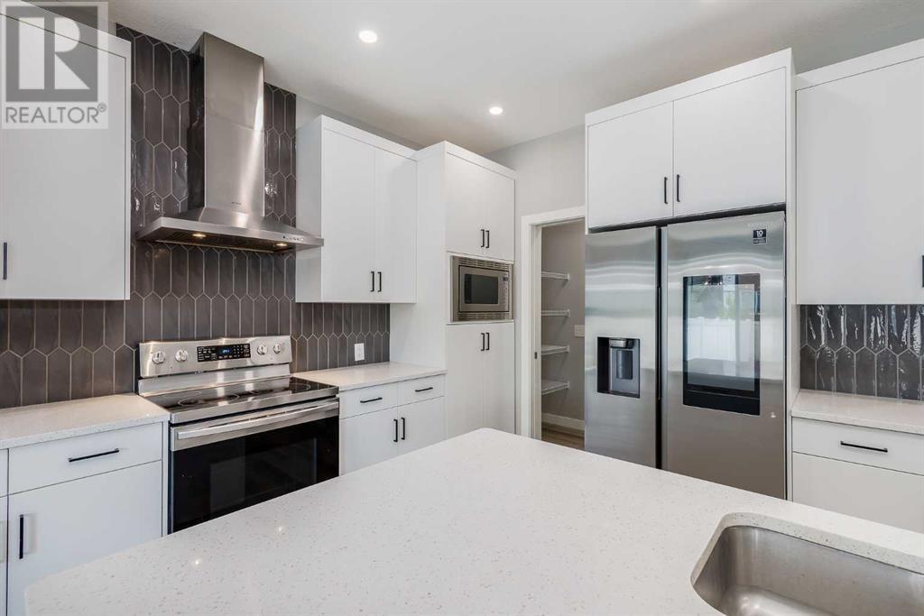 Single Family House for Sale in  Evansfield Gate NW Evanston Calgary 