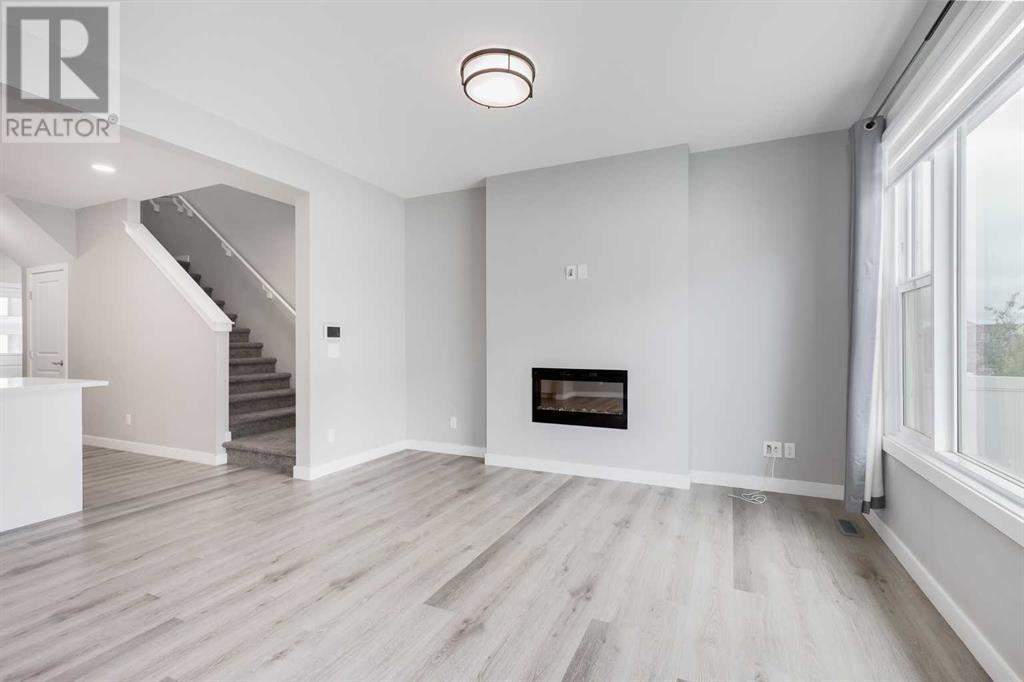 Single Family House for Sale in  Evansfield Gate NW Evanston Calgary 