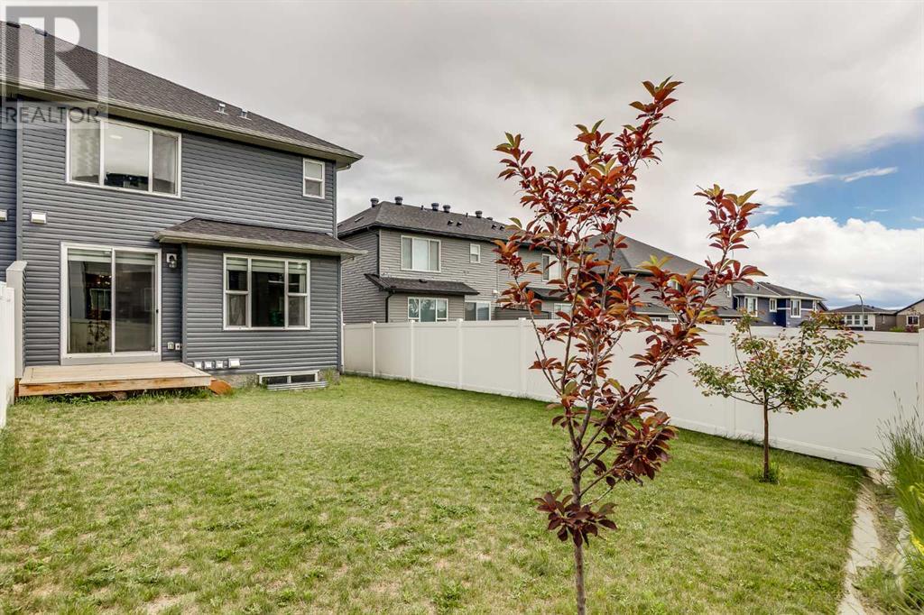 Single Family House for Sale in  Evansfield Gate NW Evanston Calgary 