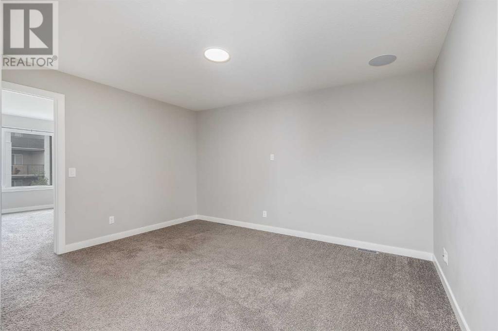 Single Family House for Sale in  Evansfield Gate NW Evanston Calgary 