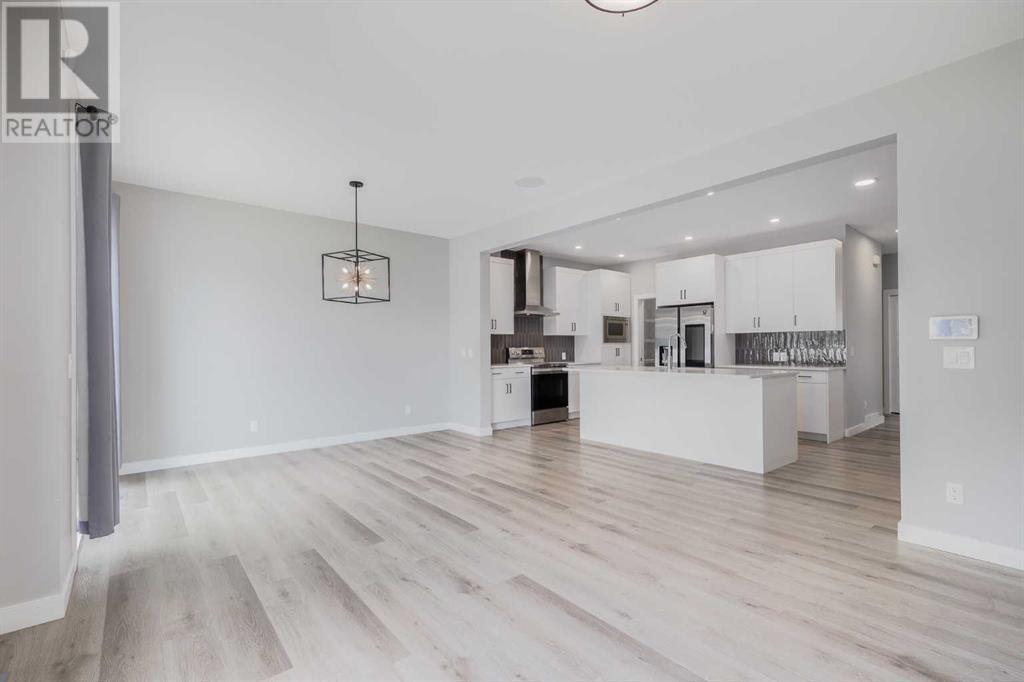 Single Family House for Sale in  Evansfield Gate NW Evanston Calgary 