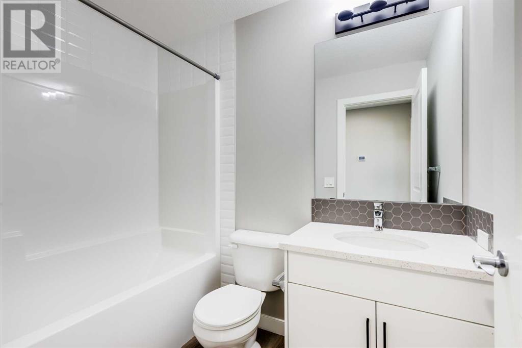 Single Family House for Sale in  Evansfield Gate NW Evanston Calgary 