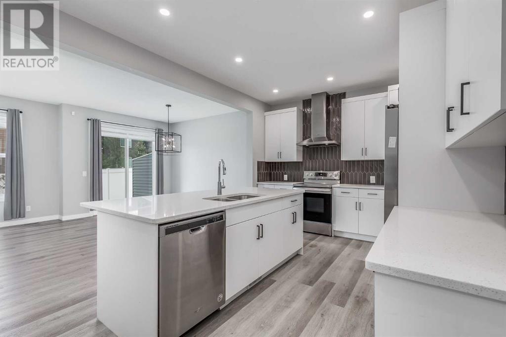 Single Family House for Sale in  Evansfield Gate NW Evanston Calgary 