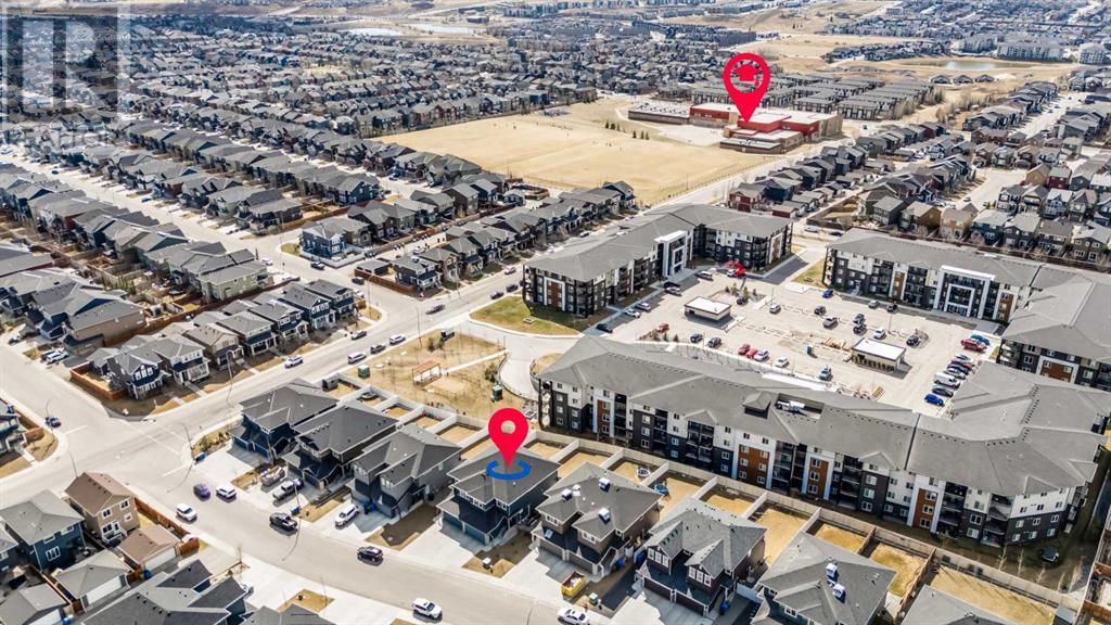 Single Family House for Sale in  Evansfield Gate NW Evanston Calgary 