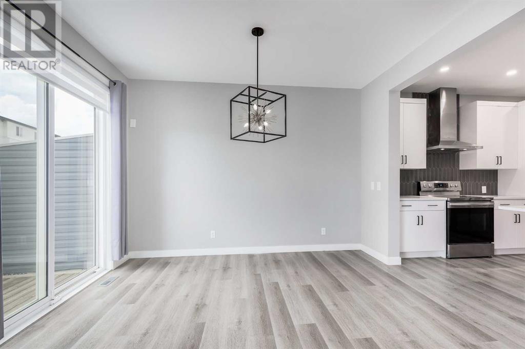 Single Family House for Sale in  Evansfield Gate NW Evanston Calgary 
