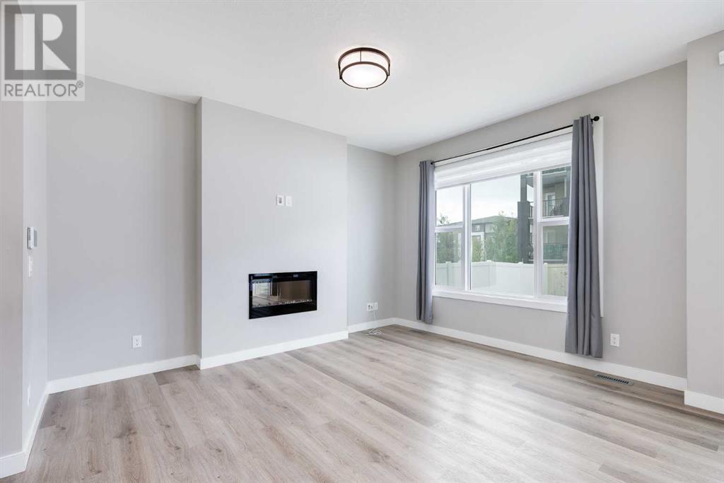 Single Family House for Sale in  Evansfield Gate NW Evanston Calgary 