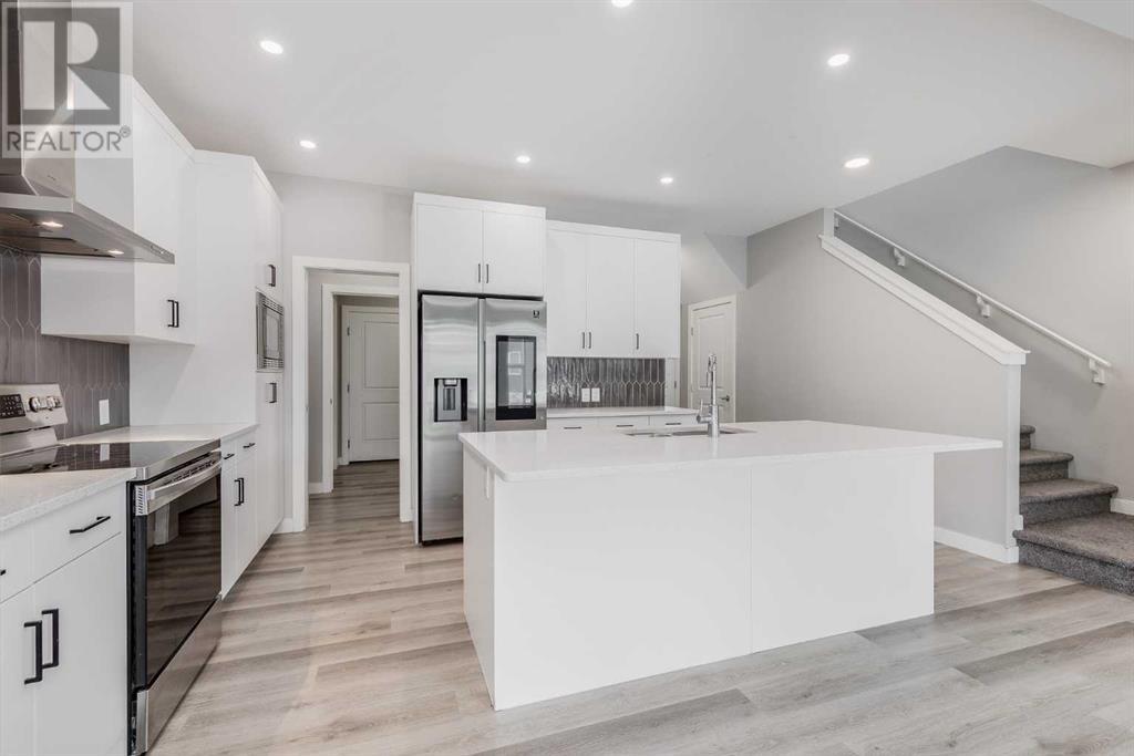 Single Family House for Sale in  Evansfield Gate NW Evanston Calgary 