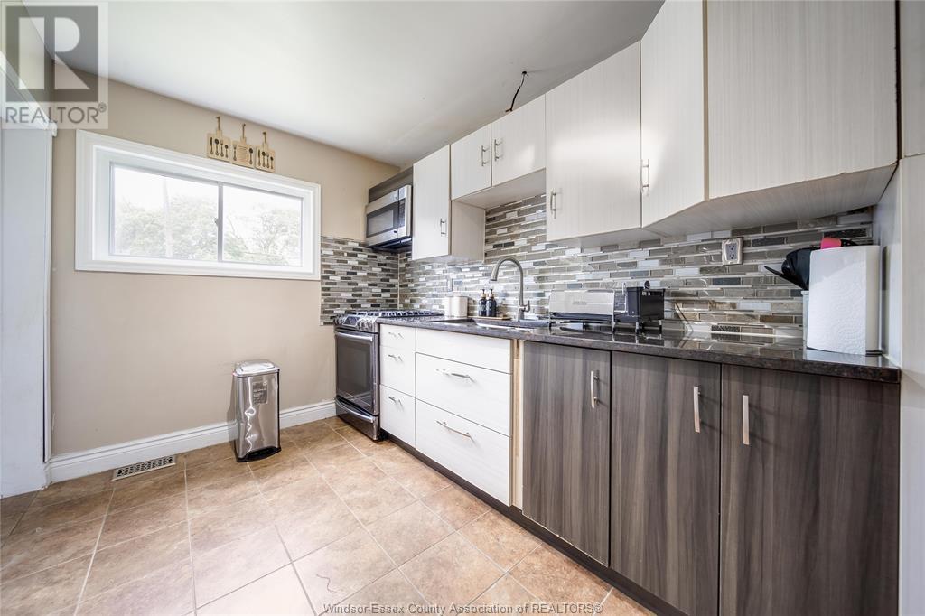 Photo 14 of 448 Ellis, Windsor ON