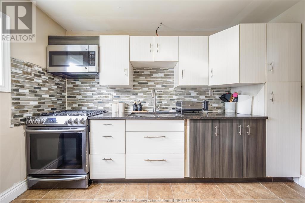 Photo 16 of 448 Ellis, Windsor ON