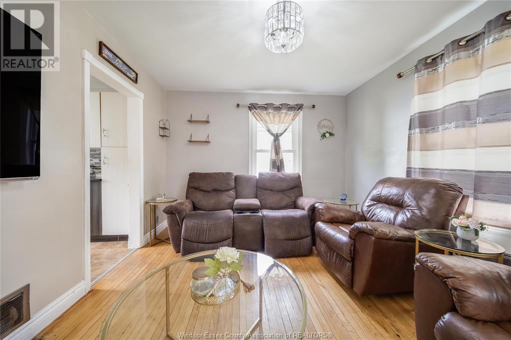 Photo 8 of 448 Ellis, Windsor ON