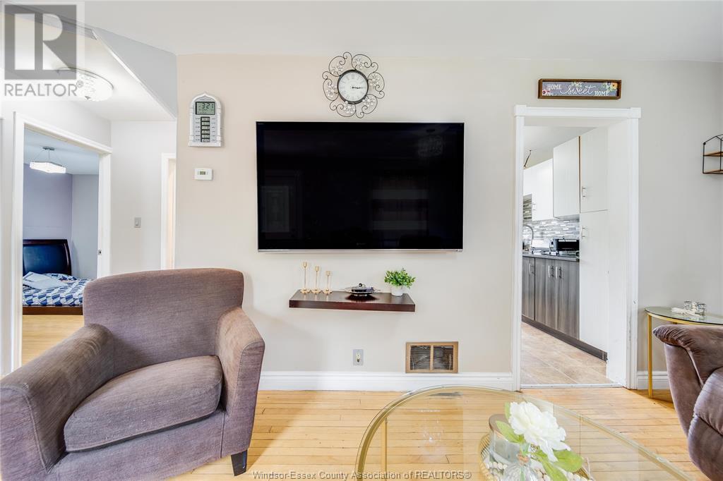 Photo 9 of 448 Ellis, Windsor ON