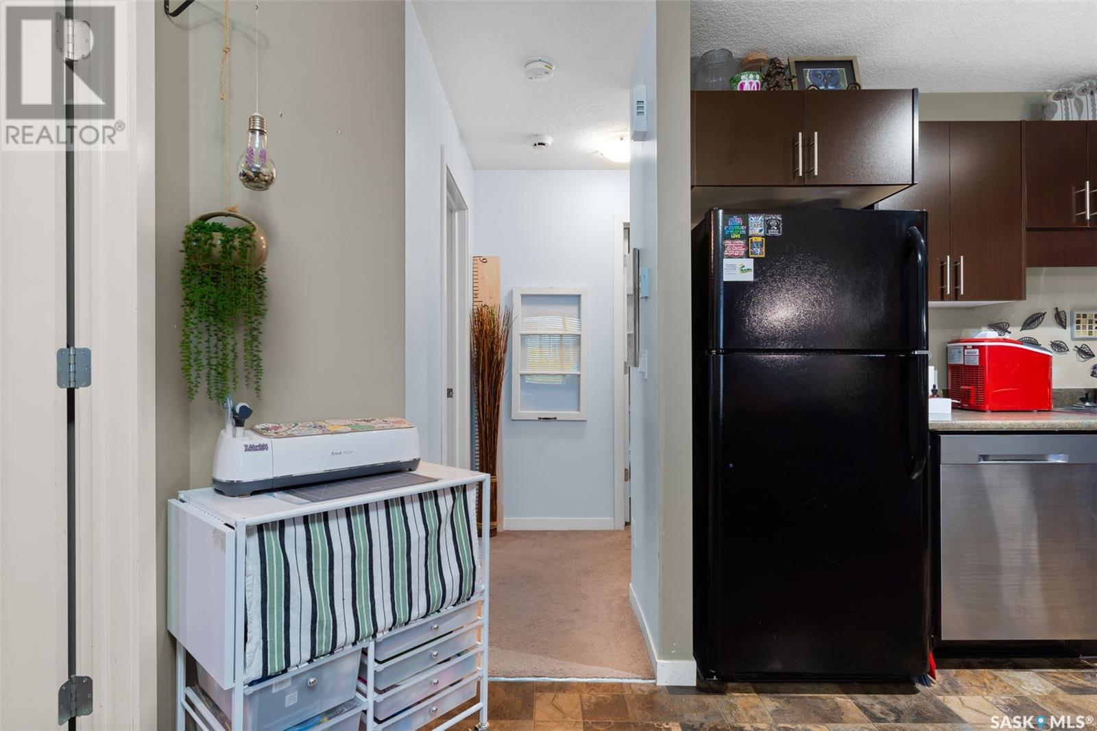 Photo 11 of 27 5019 James Hill Road, Regina SK