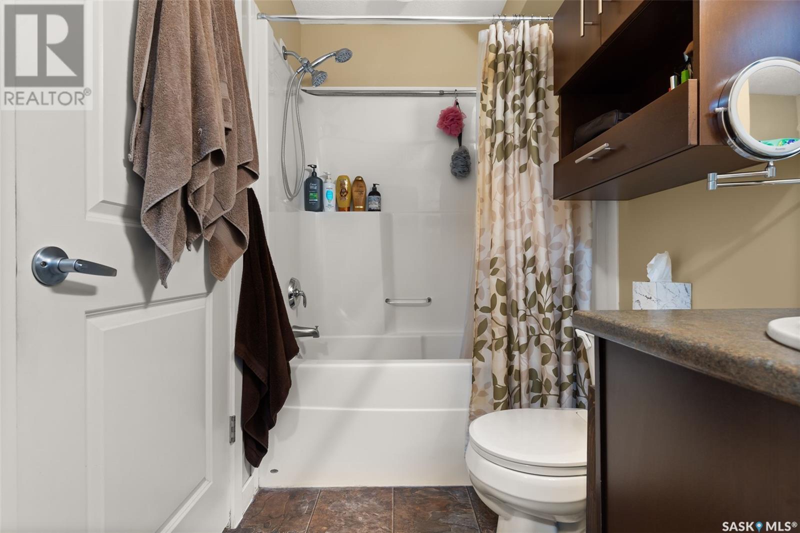 Photo 18 of 27 5019 James Hill Road, Regina SK