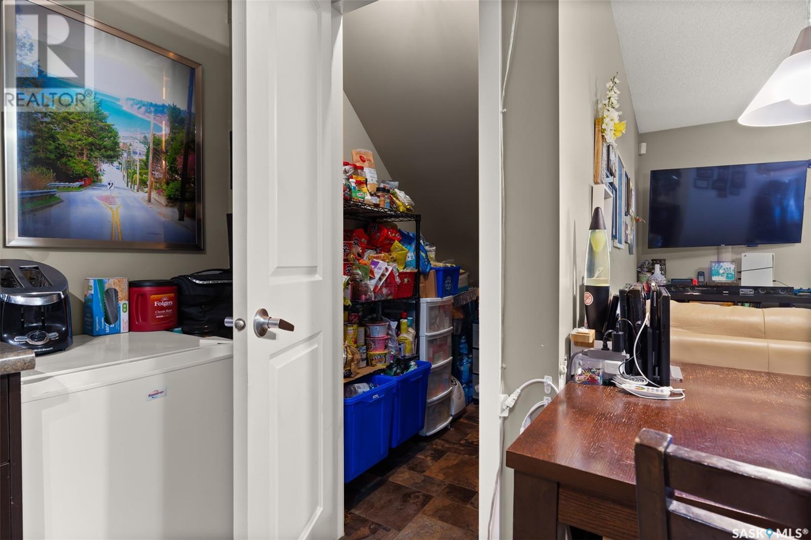 Photo 20 of 27 5019 James Hill Road, Regina SK
