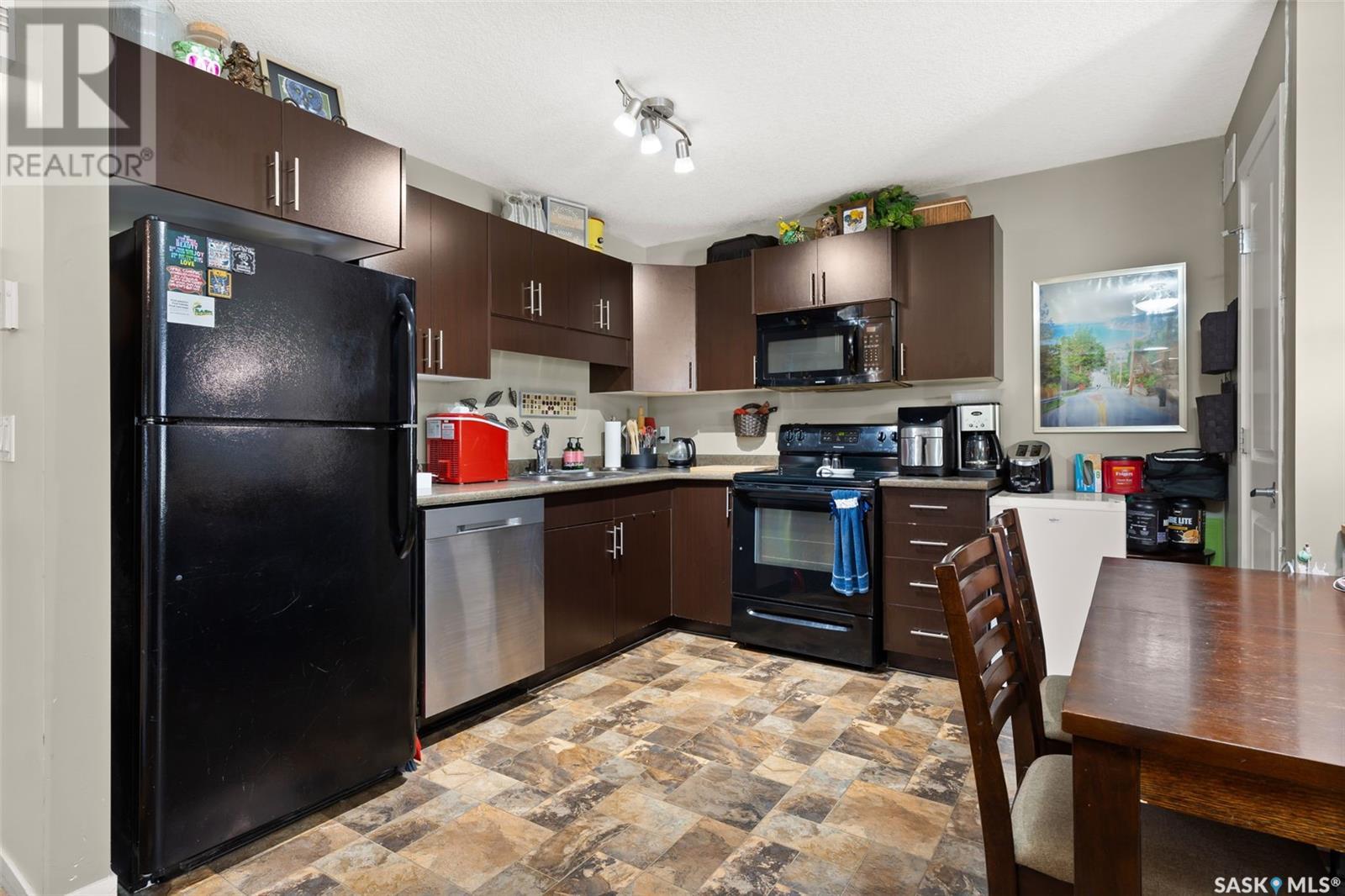 Photo 6 of 27 5019 James Hill Road, Regina SK