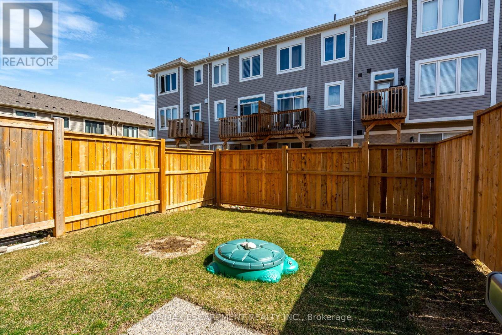 Photo 30 of 66 Pelican Lane, Hamilton ON