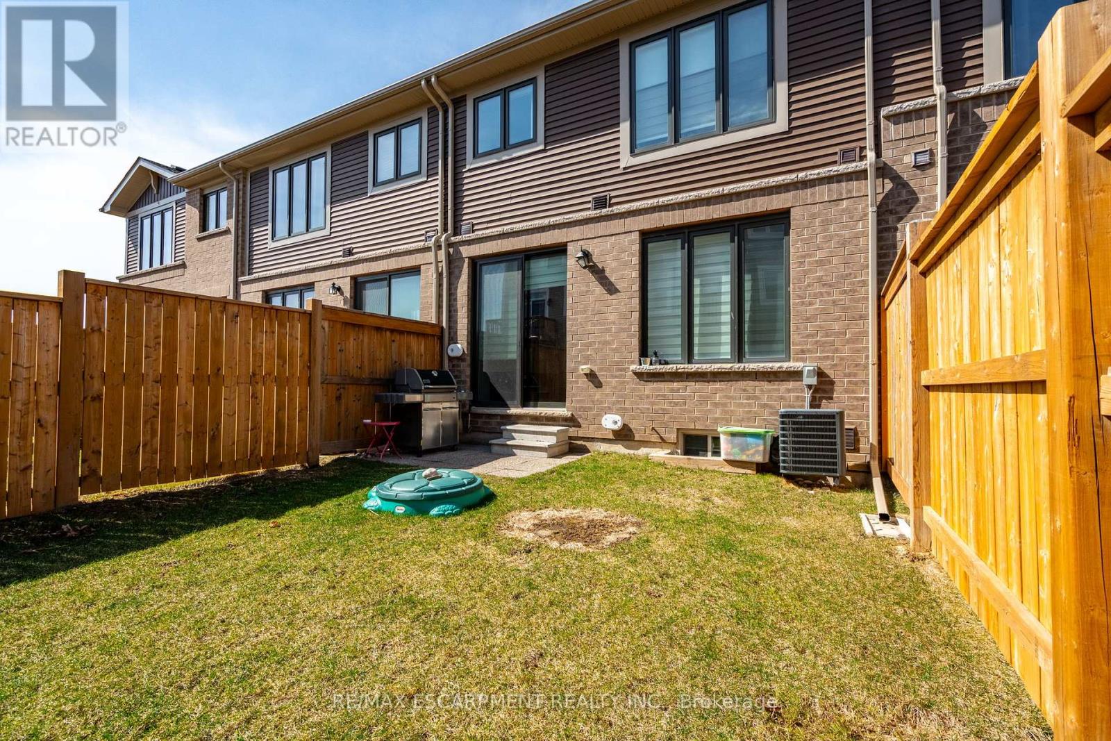 Photo 2 of 66 Pelican Lane, Hamilton ON