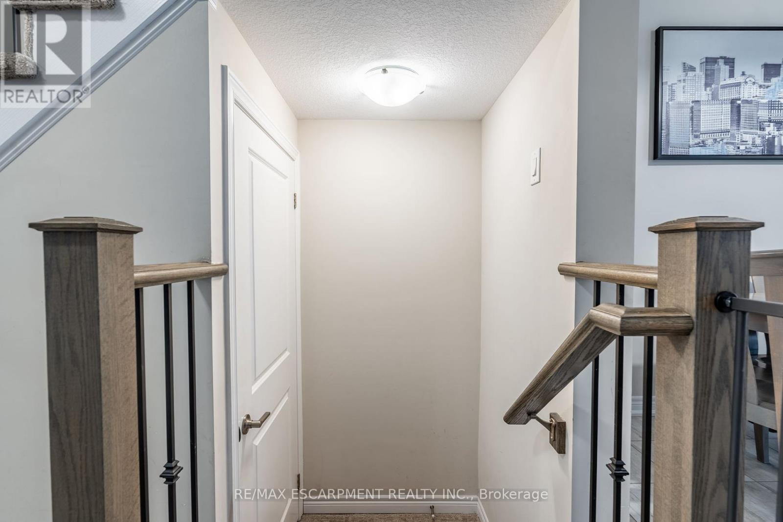 Photo 45 of 66 Pelican Lane, Hamilton ON