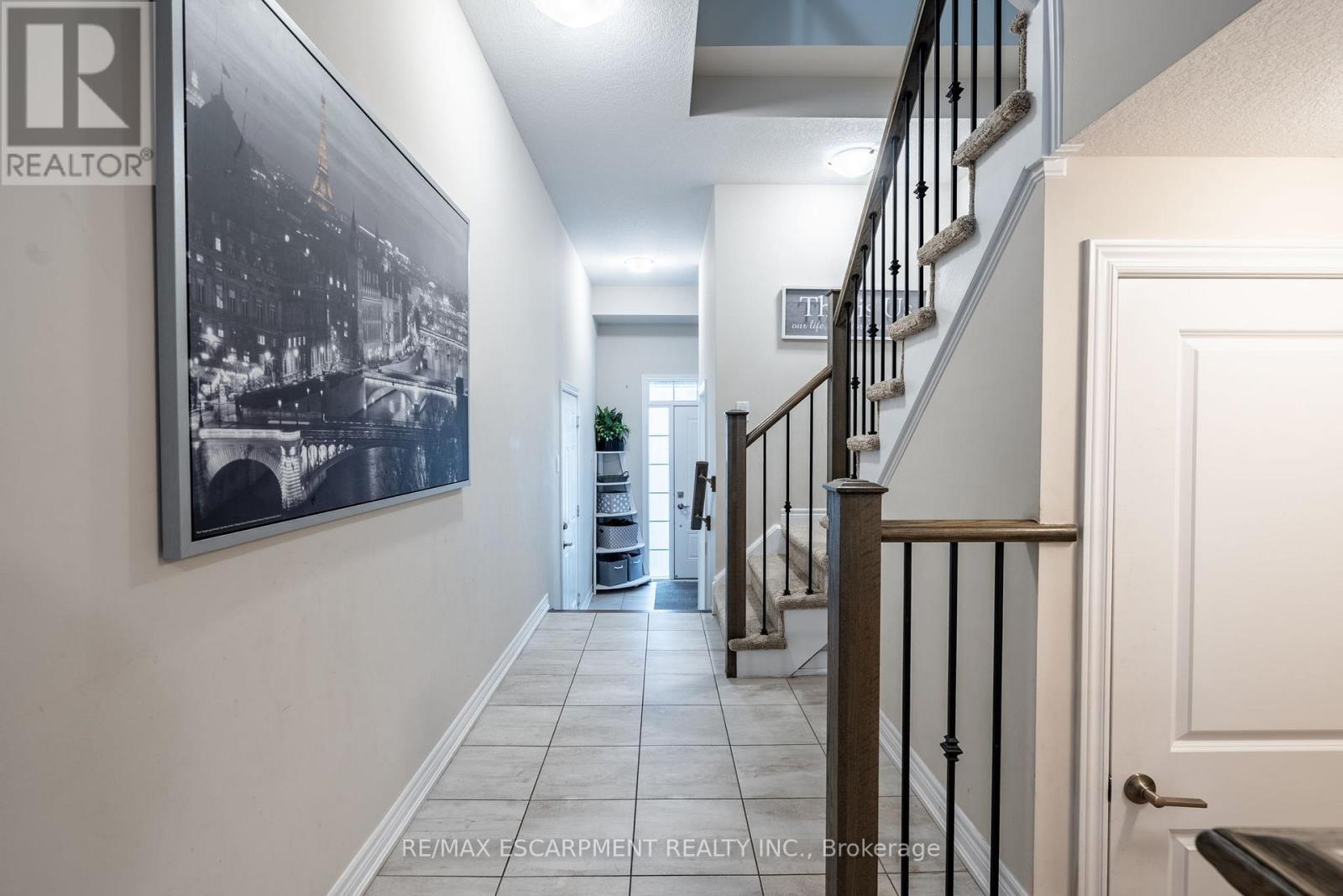 Photo 6 of 66 Pelican Lane, Hamilton ON