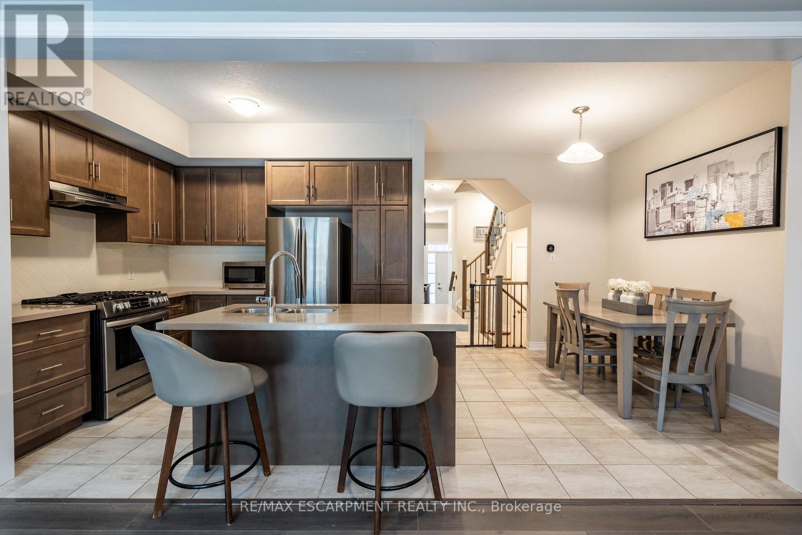 Photo 18 of 66 Pelican Lane, Hamilton ON