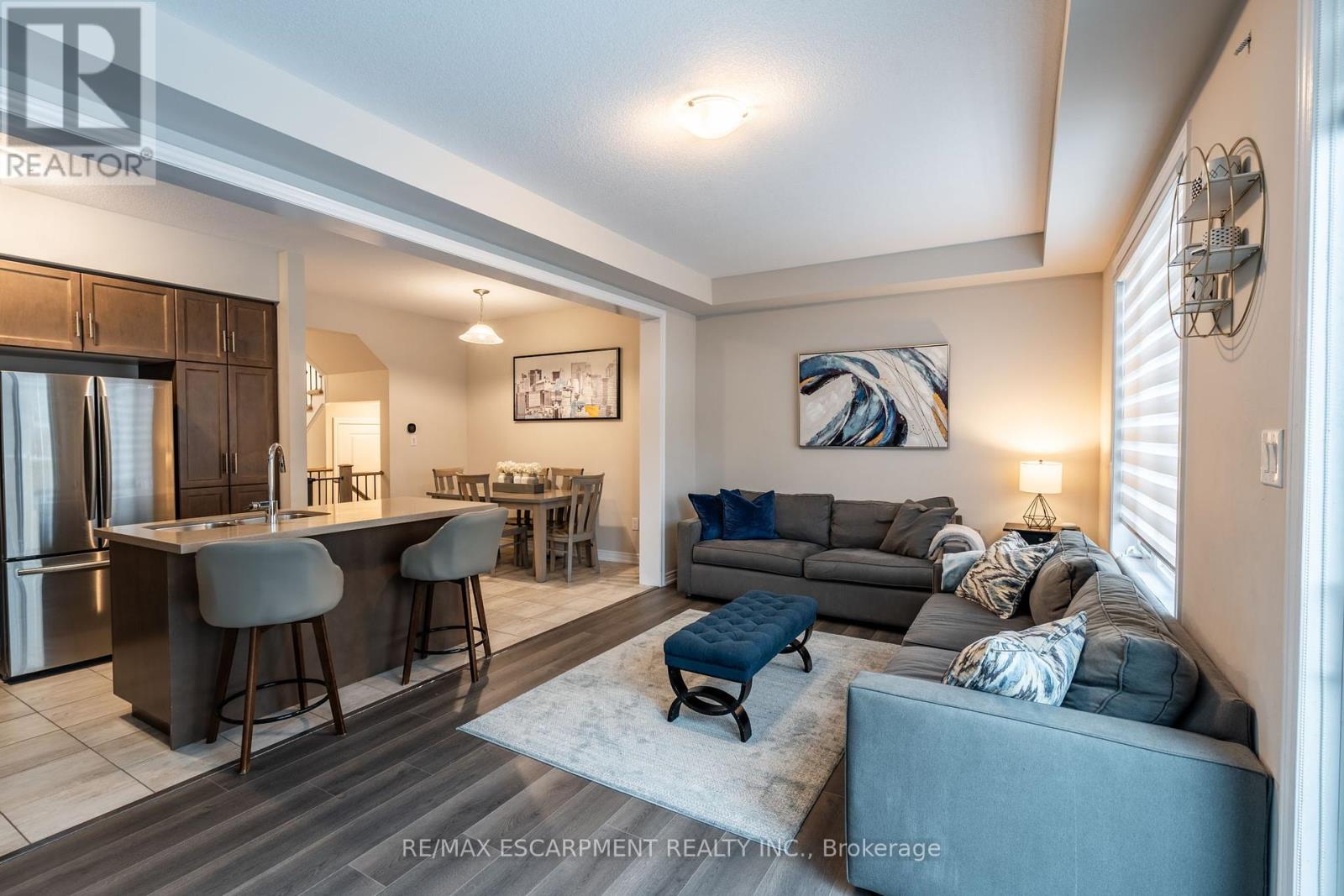 Photo 11 of 66 Pelican Lane, Hamilton ON