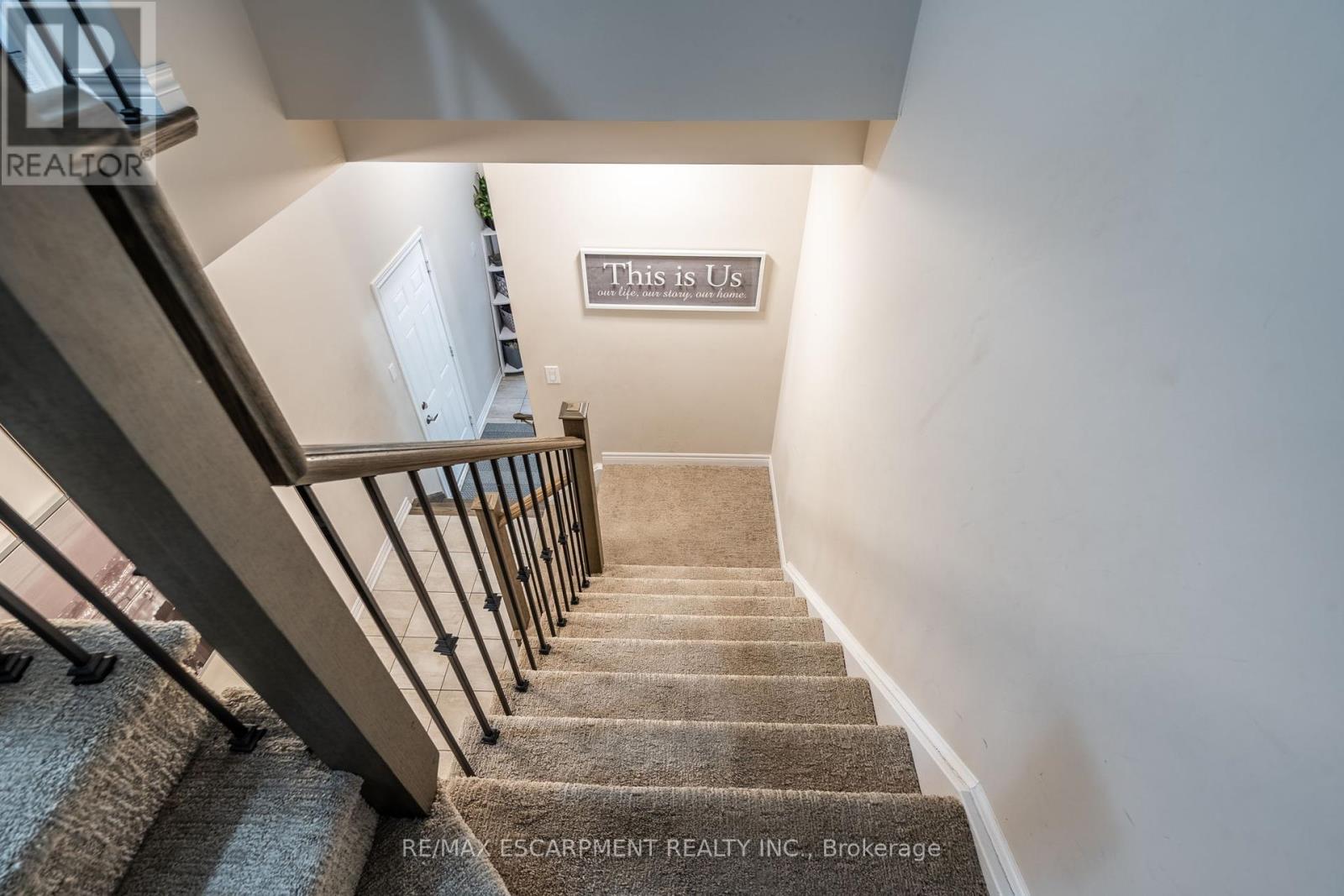 Photo 32 of 66 Pelican Lane, Hamilton ON
