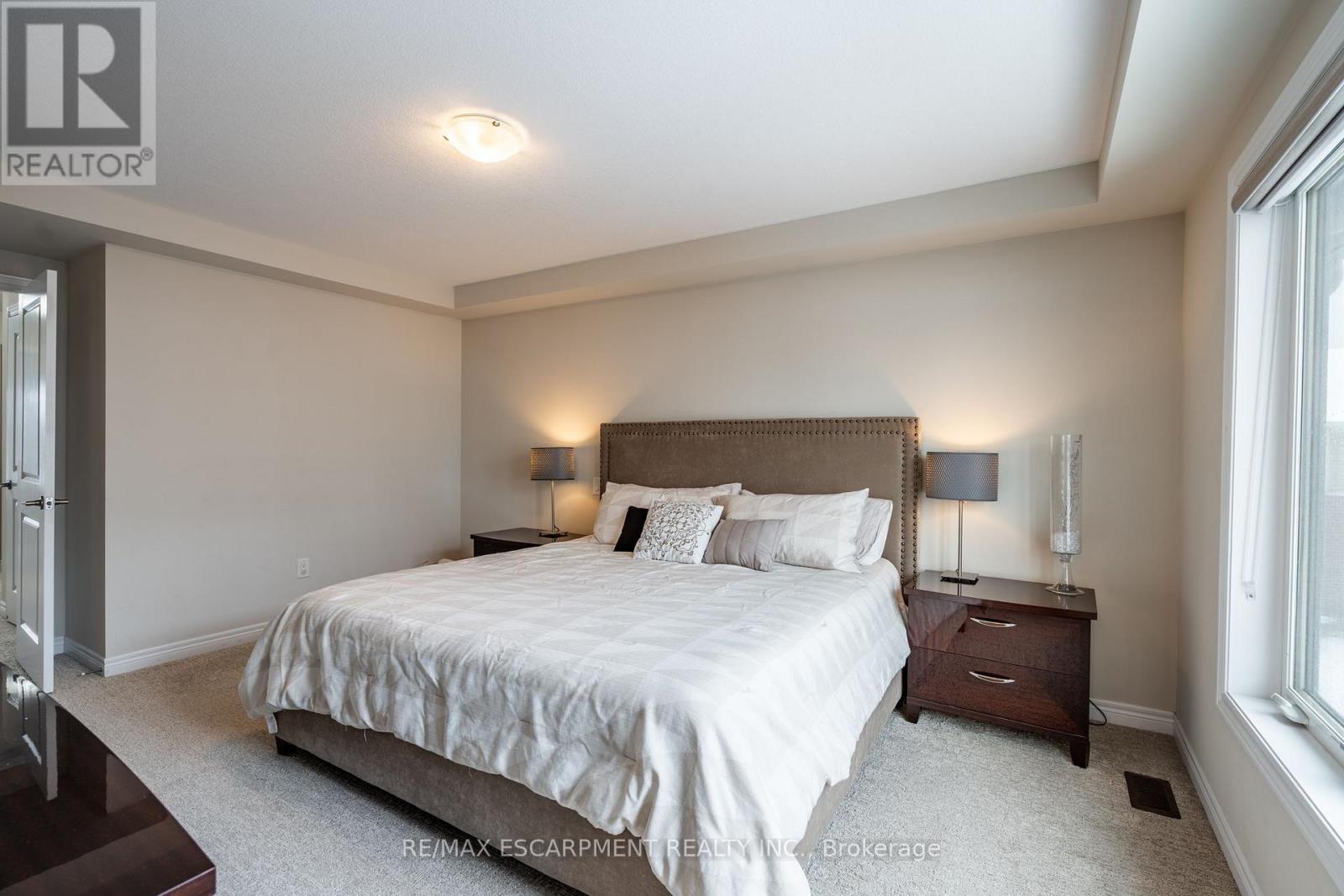 Photo 36 of 66 Pelican Lane, Hamilton ON