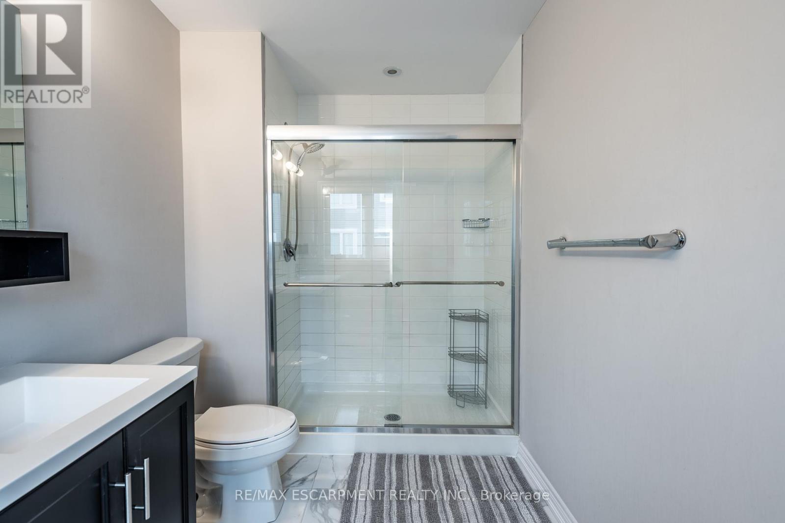Photo 14 of 66 Pelican Lane, Hamilton ON