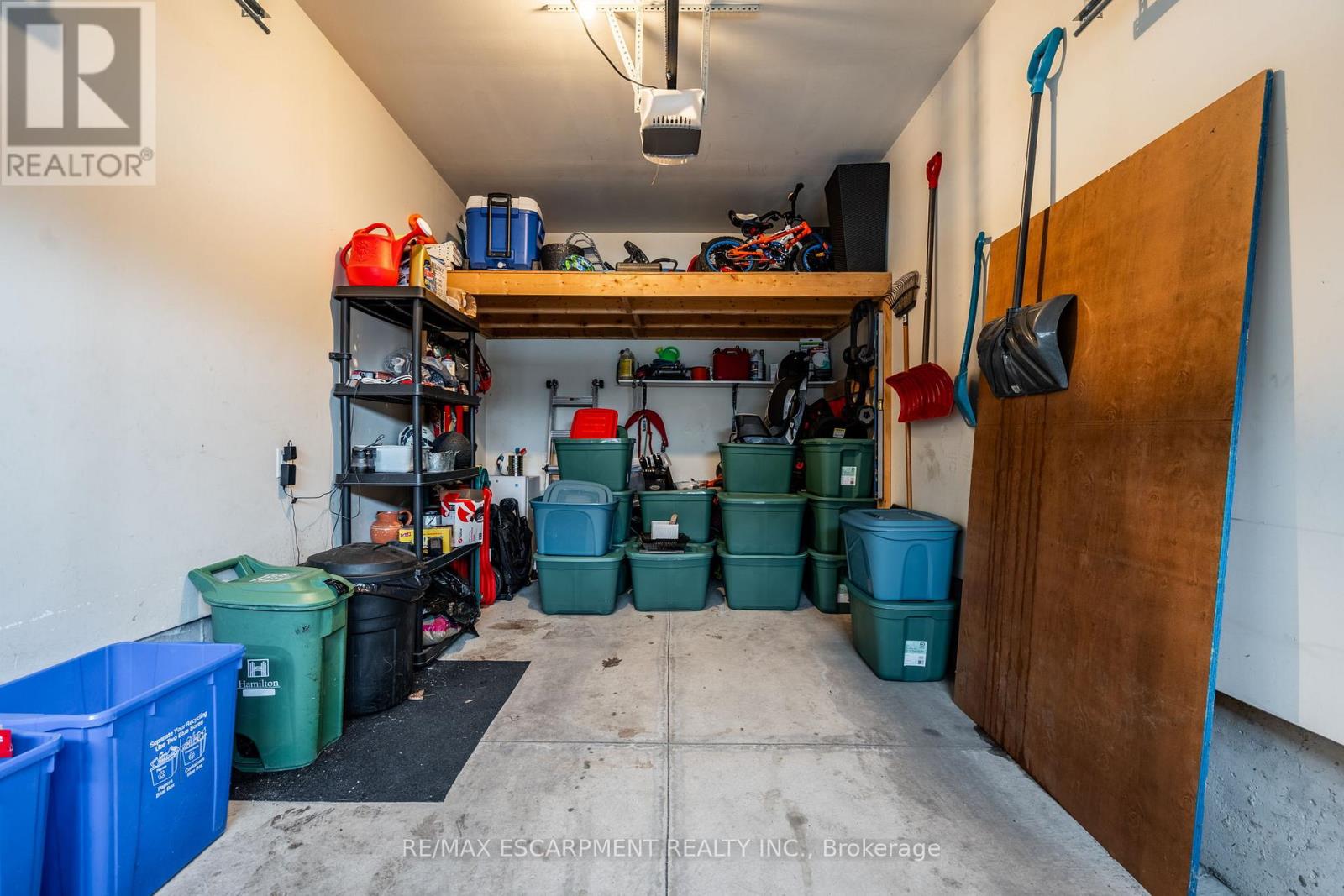 Photo 10 of 66 Pelican Lane, Hamilton ON