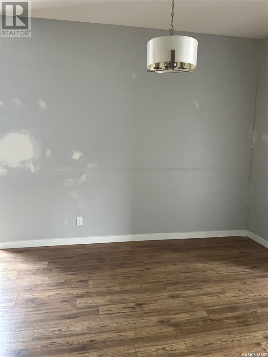 Photo 6 of 1313 G Avenue N, Saskatoon SK