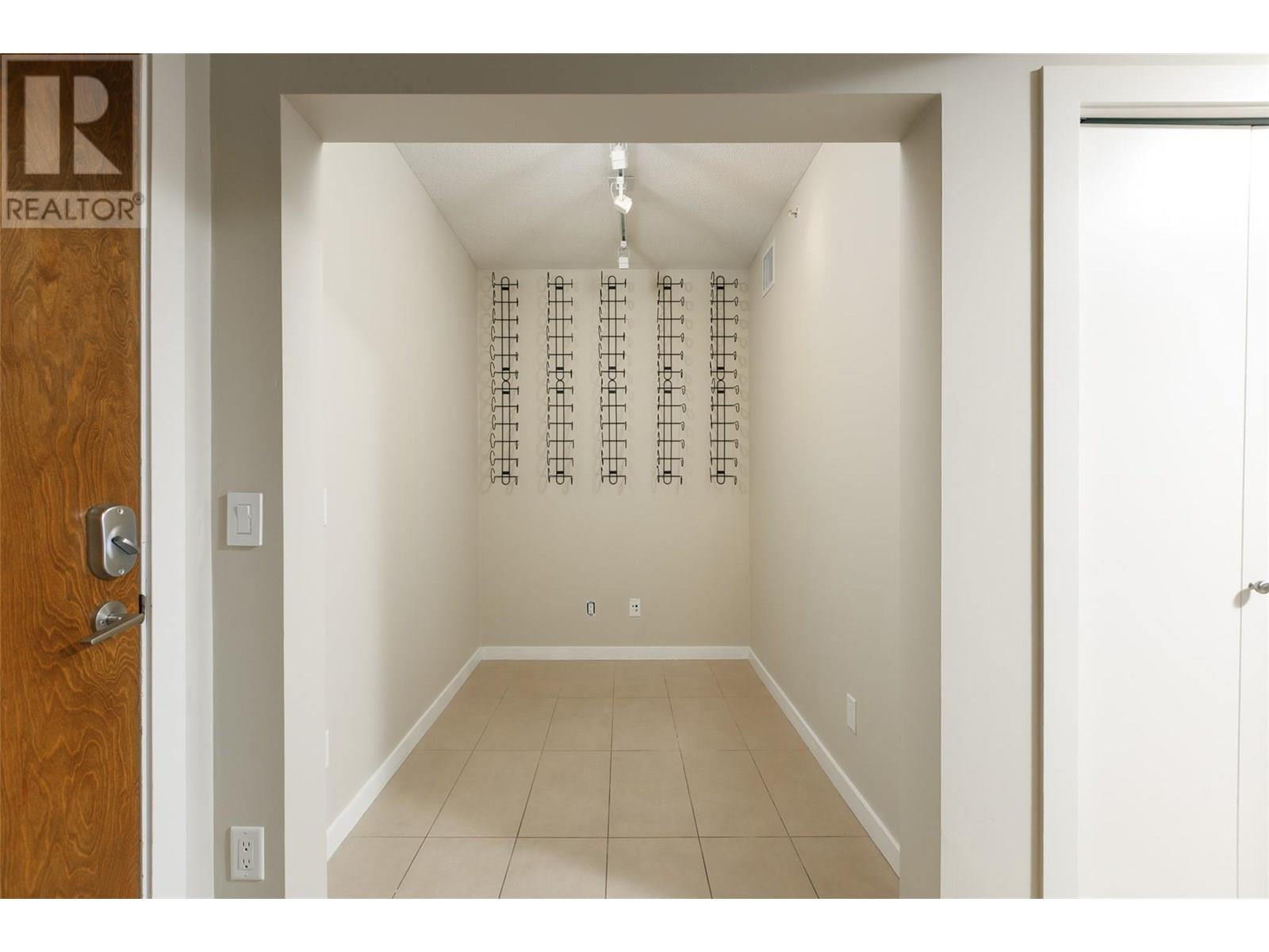 1207 1075 Sunset Drive, Kelowna