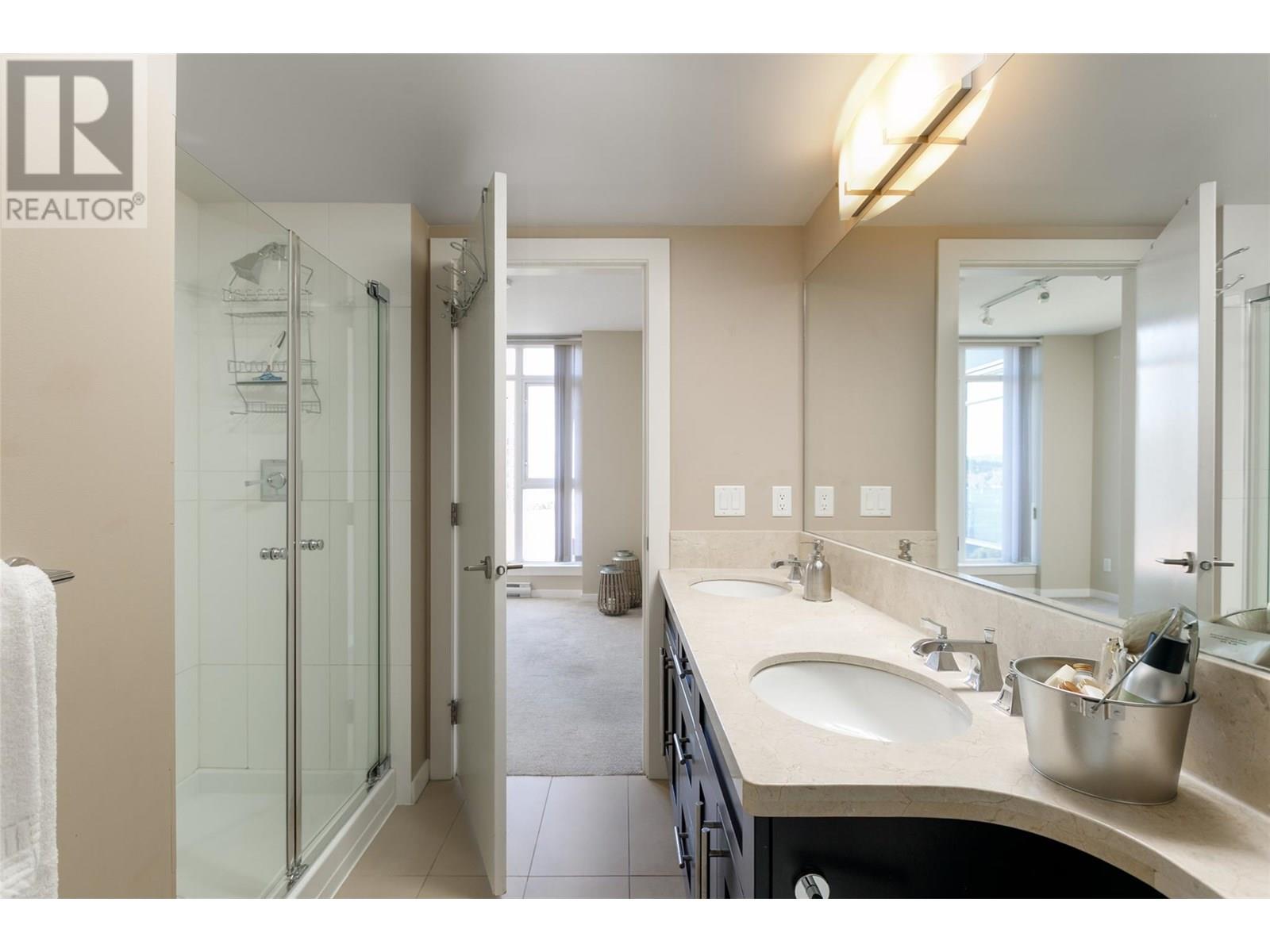 1207 1075 Sunset Drive, Kelowna