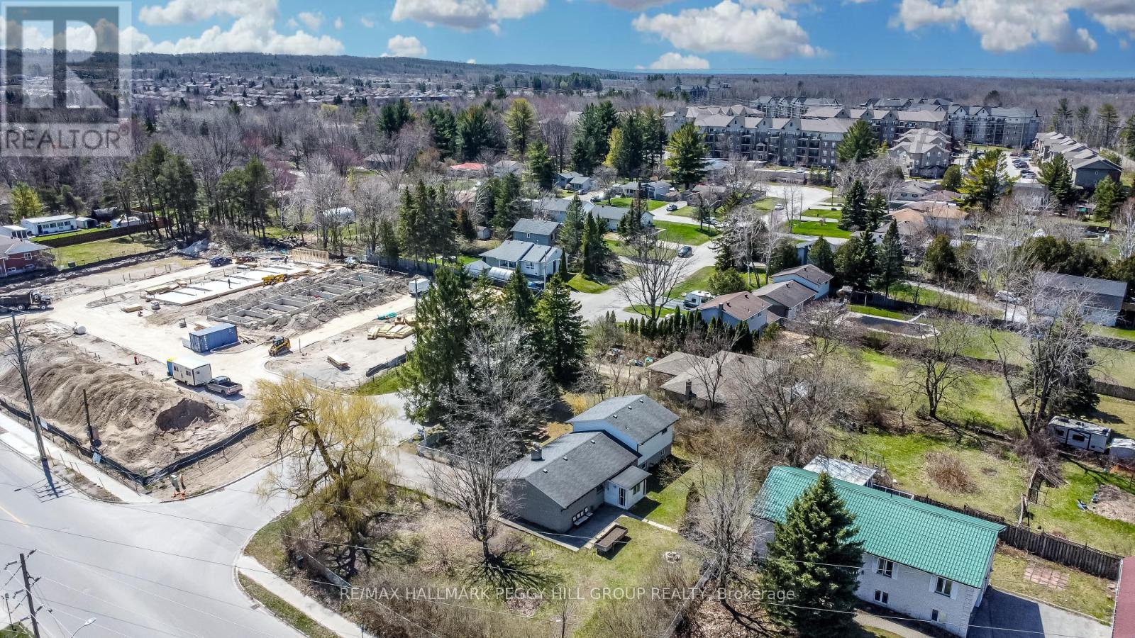 Photo 6 of 203 Phillips Street, Barrie ON