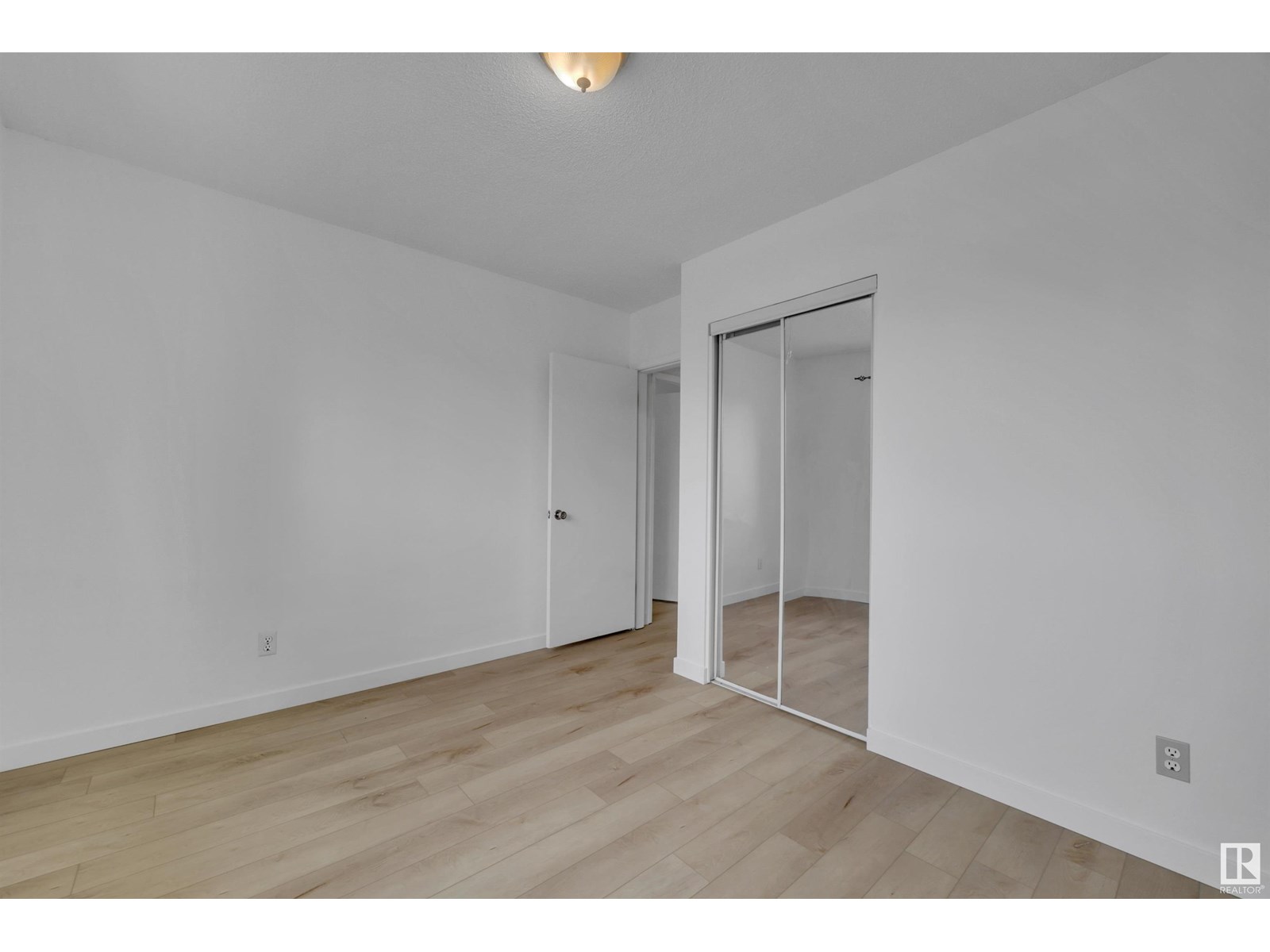 Photo 45 of 7203 138 Av Nw, Edmonton AB
