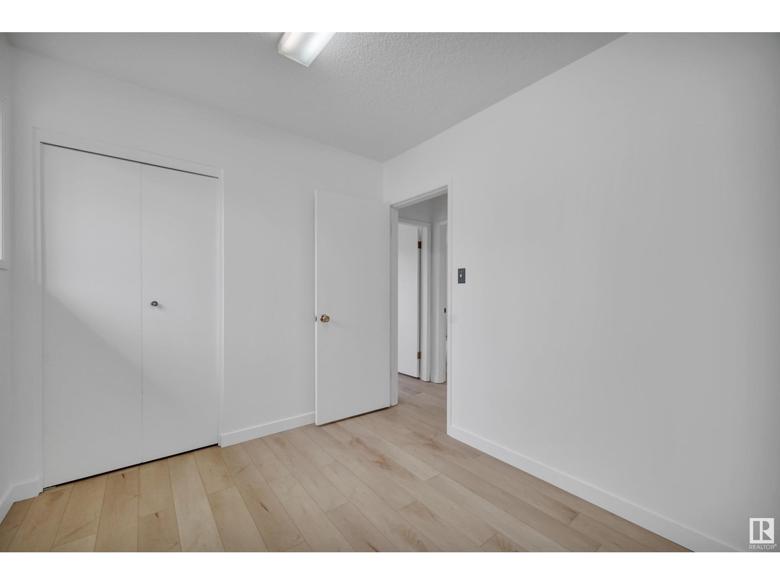 Photo 6 of 7203 138 Av Nw, Edmonton AB