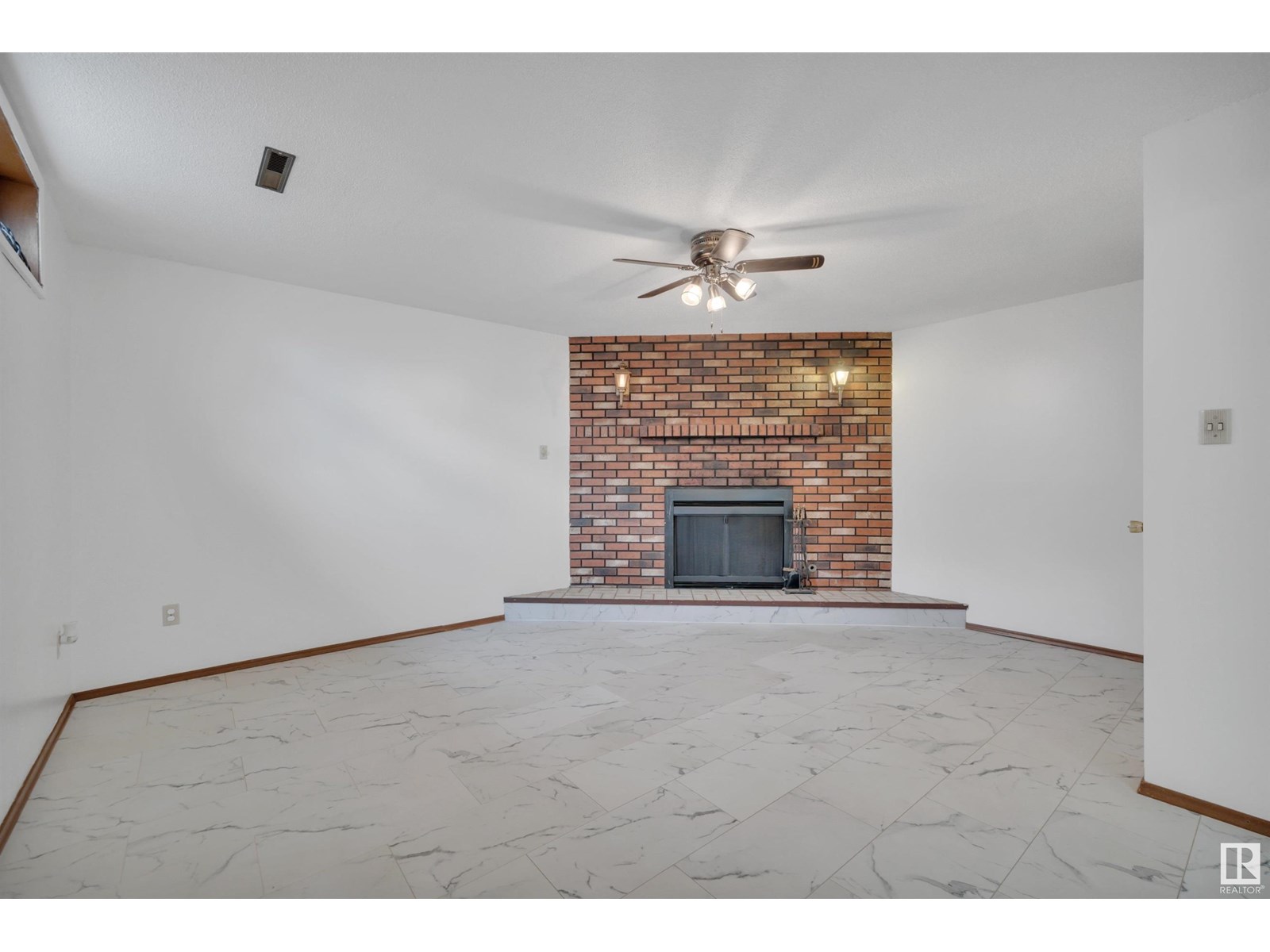 Photo 23 of 7203 138 Av Nw, Edmonton AB