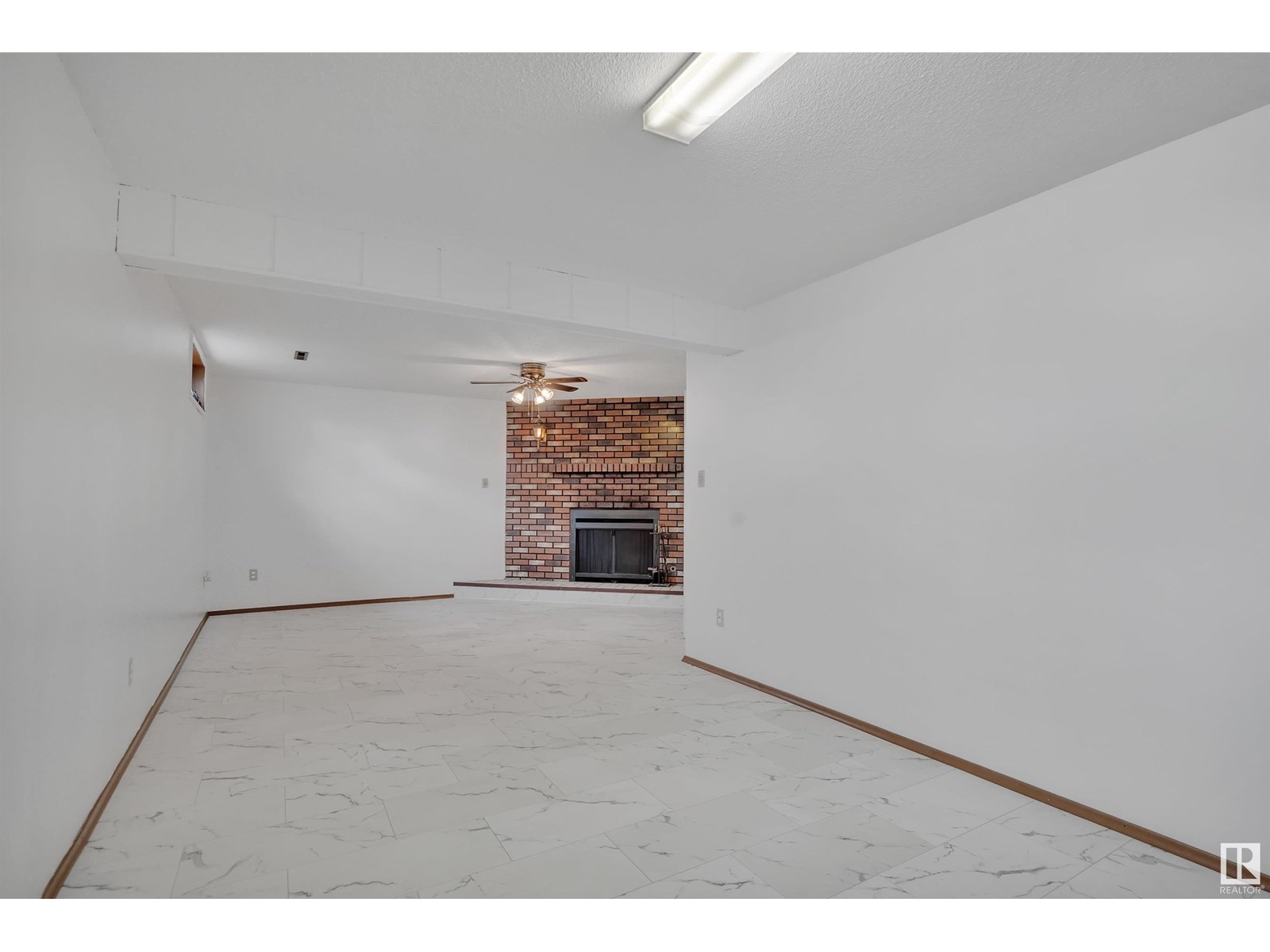 Photo 8 of 7203 138 Av Nw, Edmonton AB