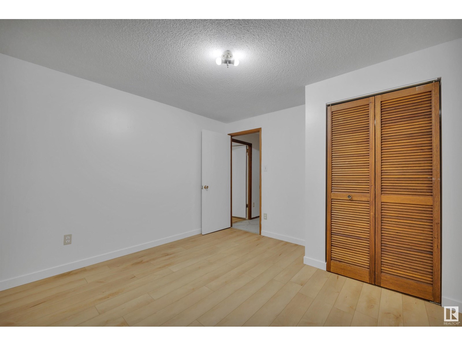 Photo 41 of 7203 138 Av Nw, Edmonton AB