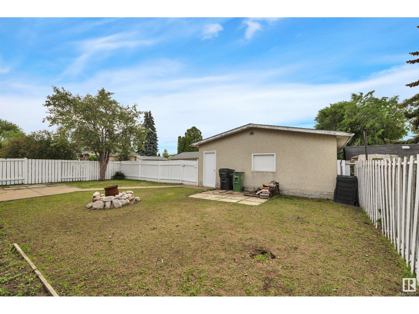 Photo 21 of 7203 138 Av Nw, Edmonton AB
