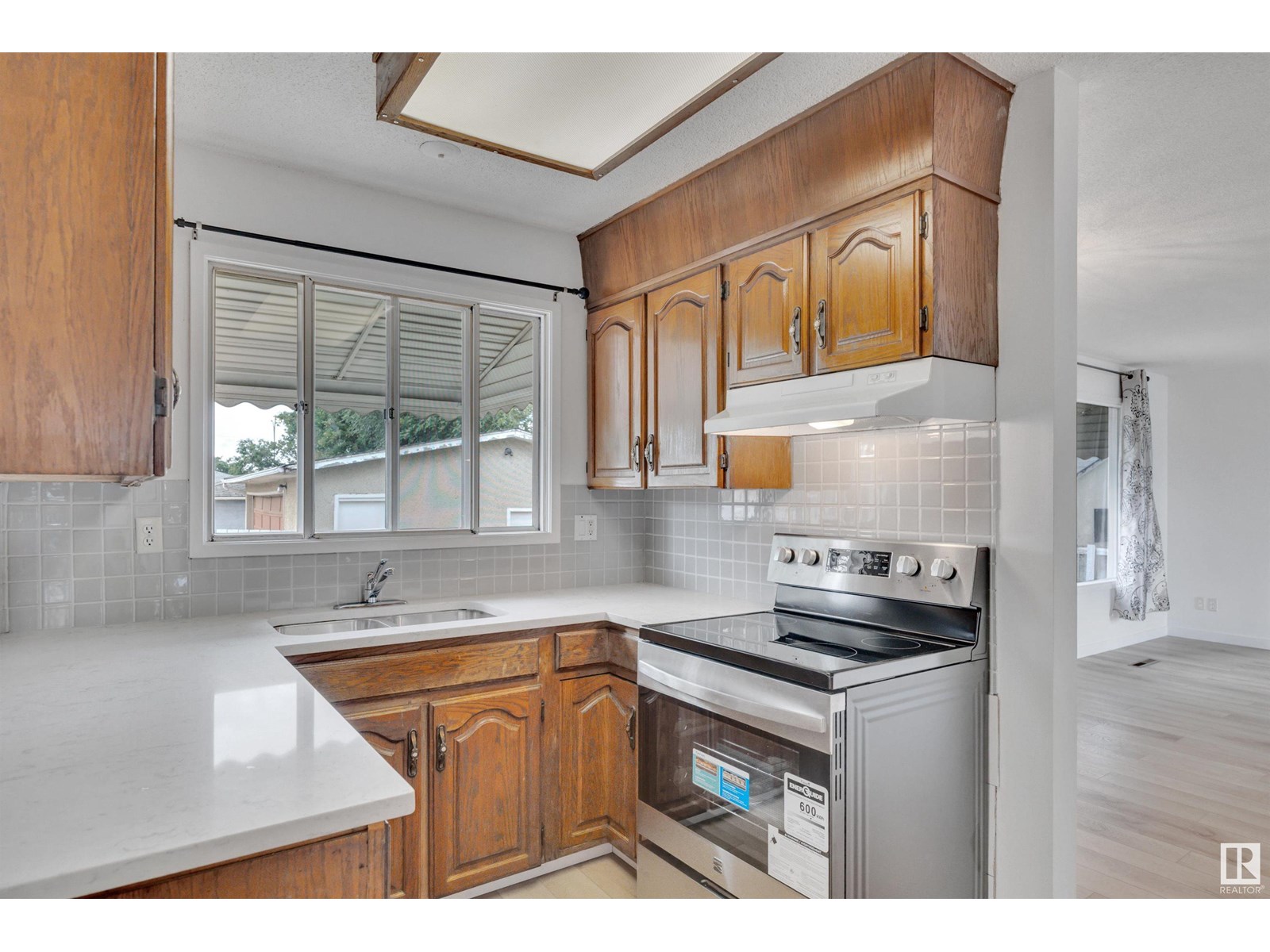 Photo 16 of 7203 138 Av Nw, Edmonton AB