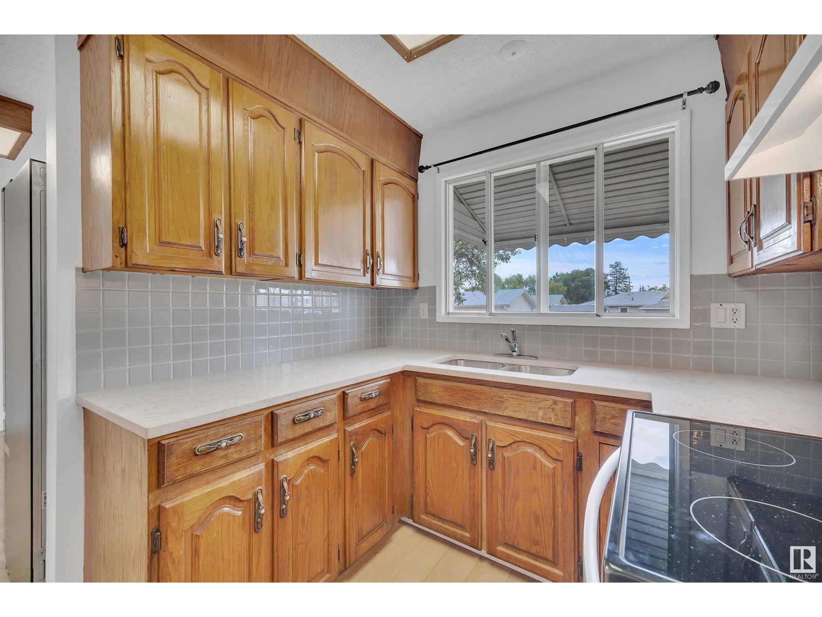 Photo 12 of 7203 138 Av Nw, Edmonton AB