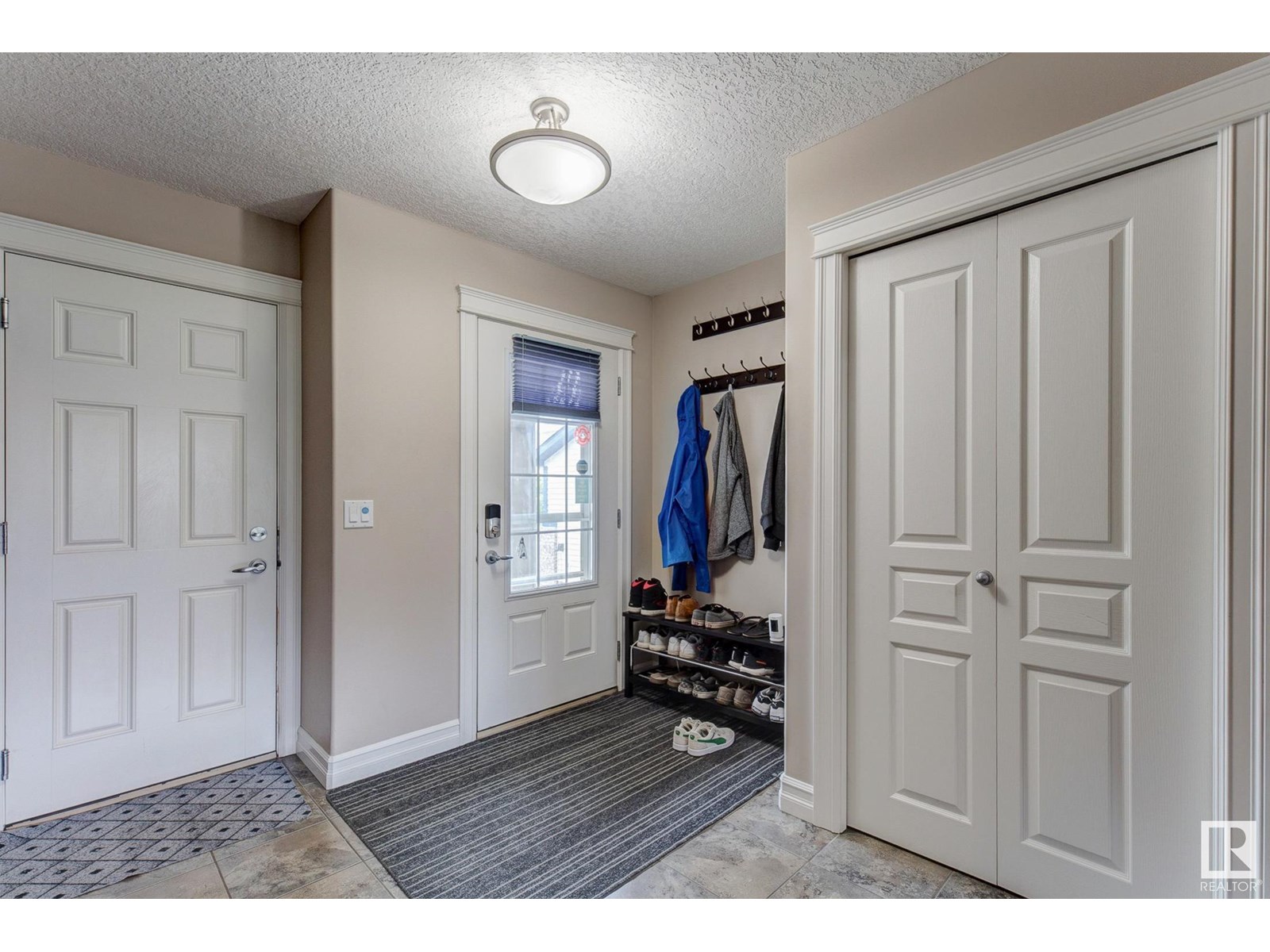 Photo 15 of 6112 11 Av Sw, Edmonton AB